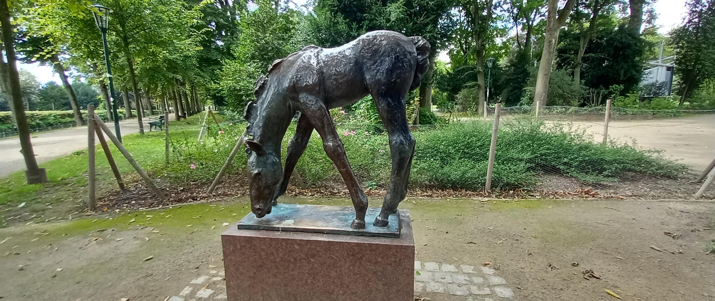 Skulptur im Hofgarten Düsseldorf