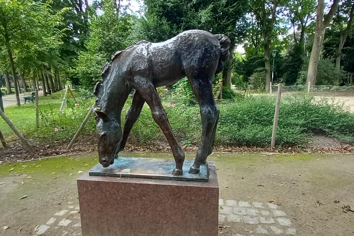 Skulptur im Hofgarten Düsseldorf
