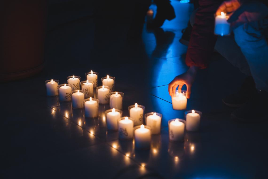 candles-7121575_by_Sebastian_Strauch_pixabay_pfarrbriefservice.jpg_189576943